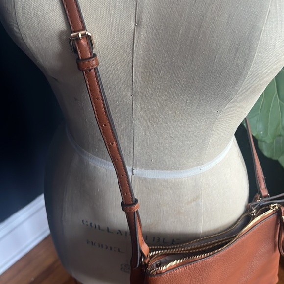 Fiorello Vegan Leather Crossbody Bag - Picture 6 of 13